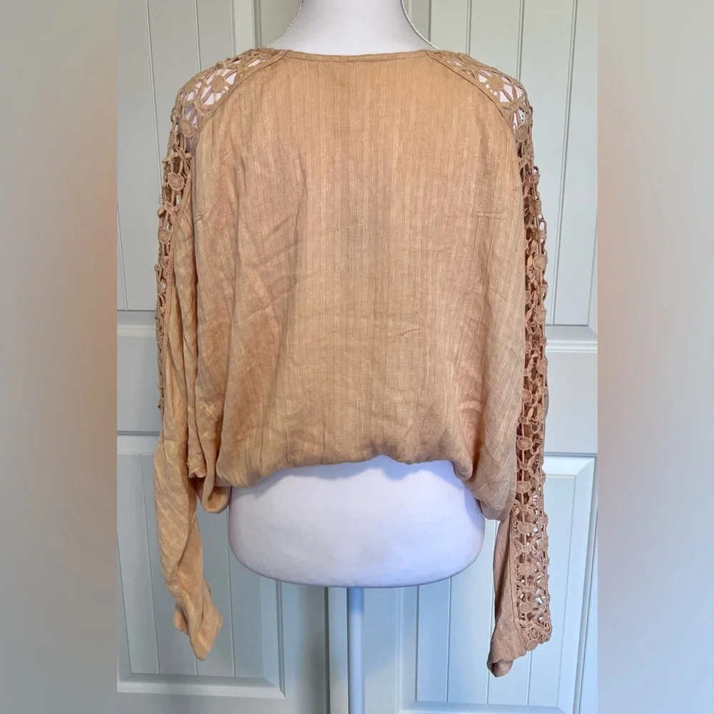 Free People NWT Runaway Peach Crochet Sleeve Blouse XS